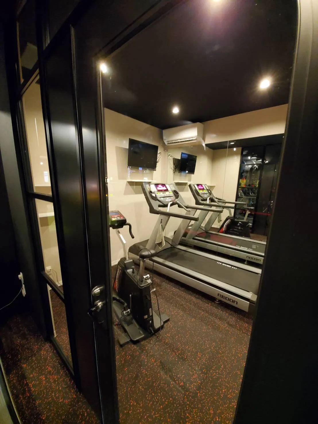 【低酸素ルーム】