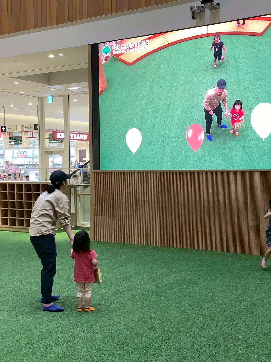 【スタッフ紹介】